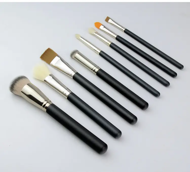 Cangzhou Pure White Makeup Brush Concealer Eye Shadow Vignette — feature 14