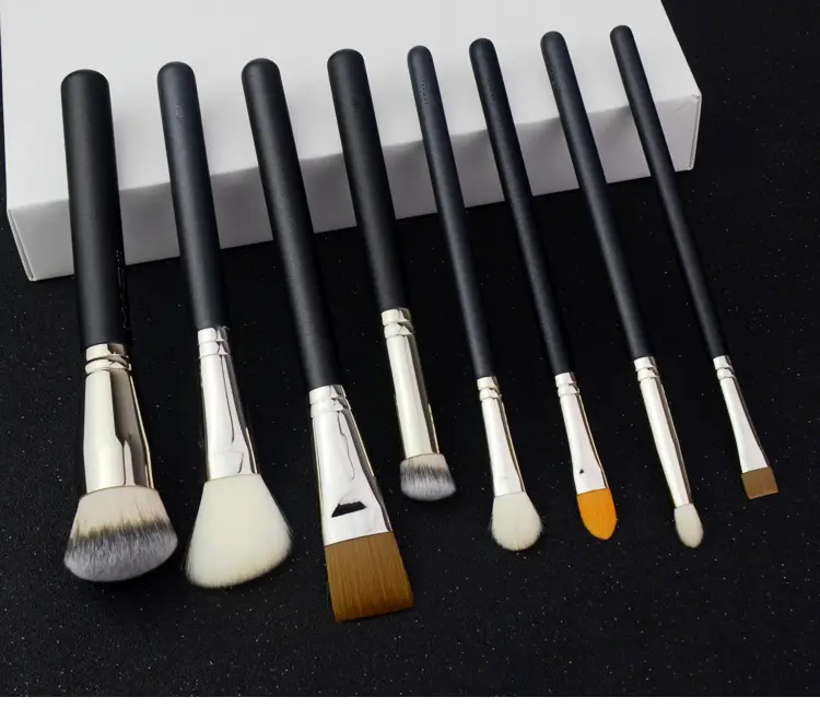 Cangzhou Pure White Makeup Brush Concealer Eye Shadow Vignette — feature 16