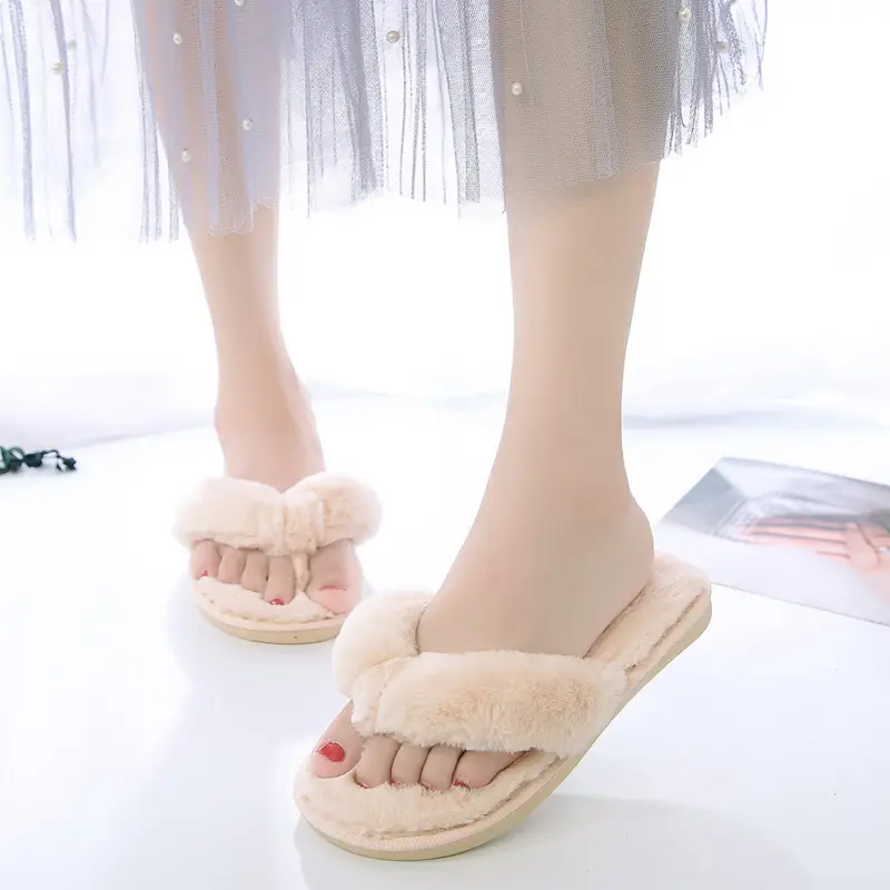 Foreign trade large size autumn and winter New Fashion Mao Mao flip-flops Women's Flat anti-slip floor slippers home indoor cotton slippers