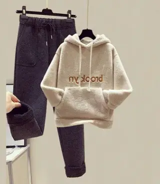 Women Brown Fleece Hoodie Set with Pocket - Image 4