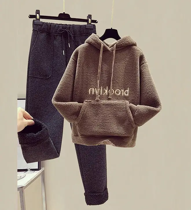 Women Brown Fleece Hoodie Set with Pocket - Image 6