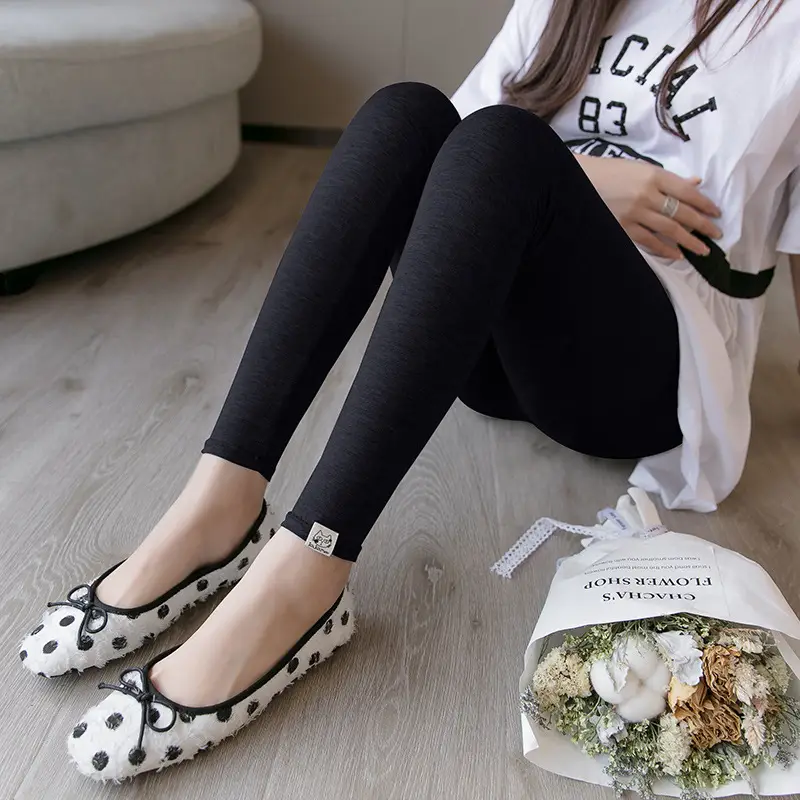 Pregnant Women's Grey Nine Point Leggings - Image 3