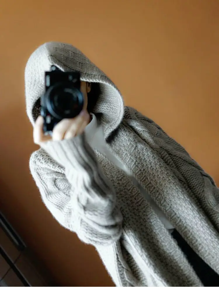 2020 Women's Hooded Thickened Knit Cardigan Coat — feature 1