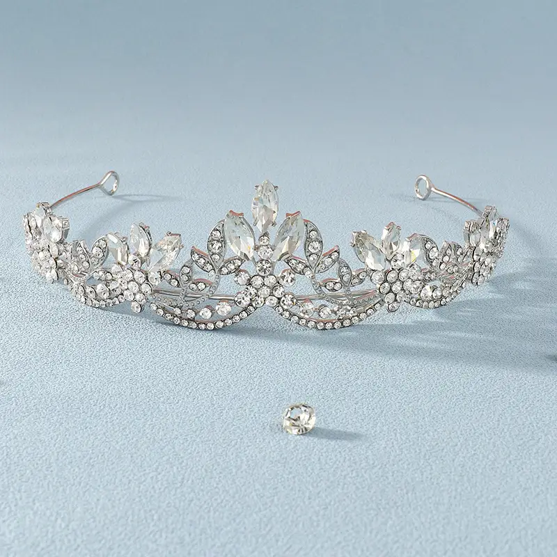 Bridal Crown with Rhinestones Alloy Baroque Design - Image 5