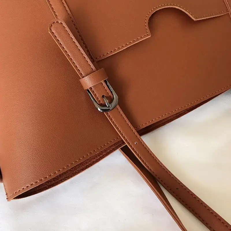 Large Capacity Women's Shoulder Bag Brown Leather - Image 6