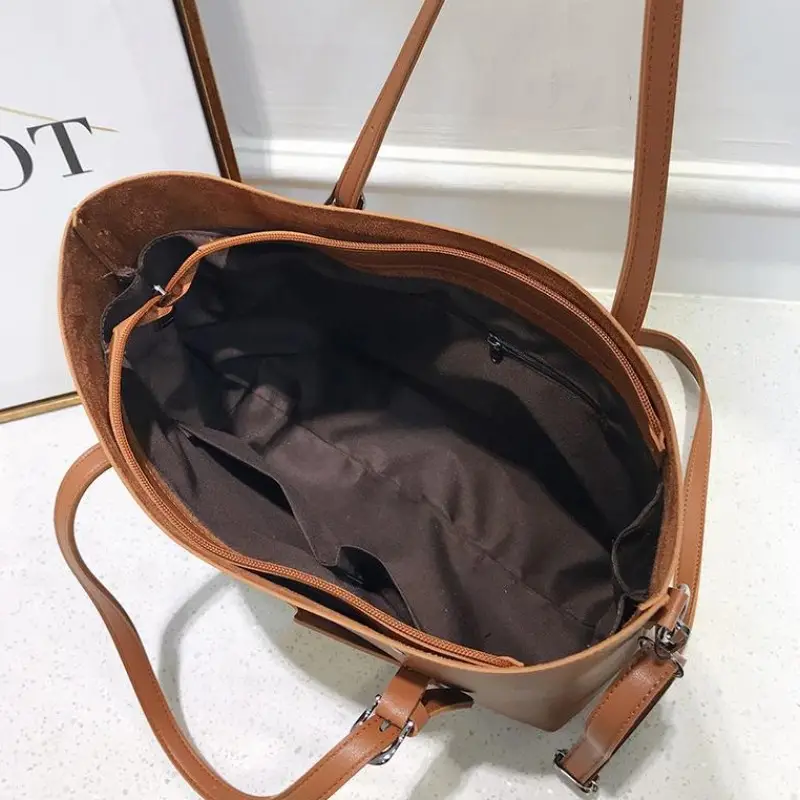 Large Capacity Women's Shoulder Bag Brown Leather - Image 7