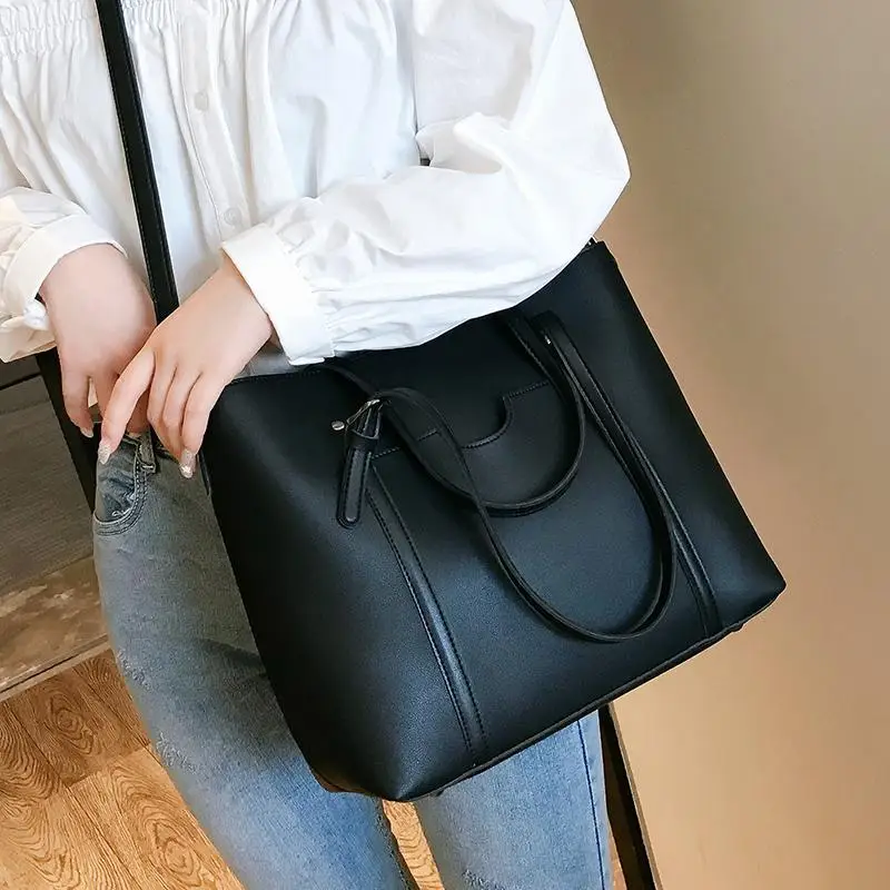 Large Capacity Women's Shoulder Bag Brown Leather — feature 10