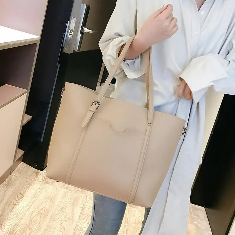 Large Capacity Women's Shoulder Bag Brown Leather — feature 6