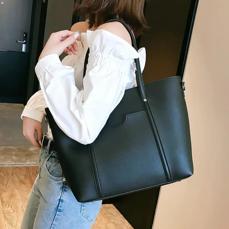 Large Capacity Women's Shoulder Bag Brown Leather — feature 9