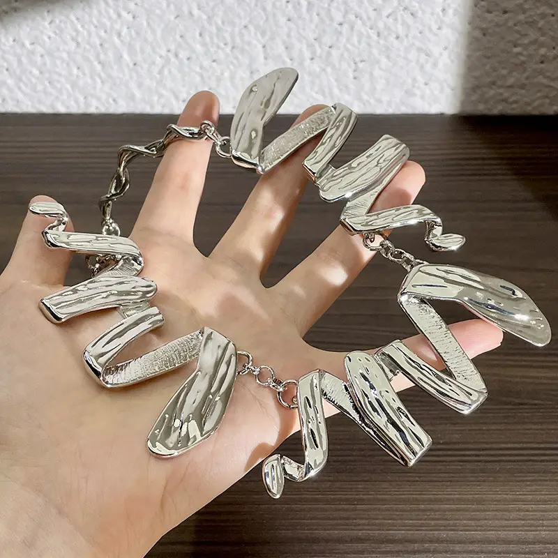 European Exaggerated Large Thick Metal Clavicle Chain Necklace - Image 21