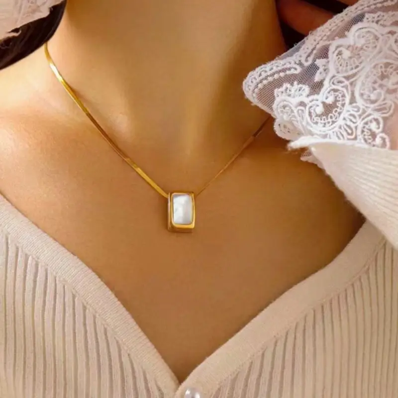 European Exaggerated Large Thick Metal Clavicle Chain Necklace - Image 7