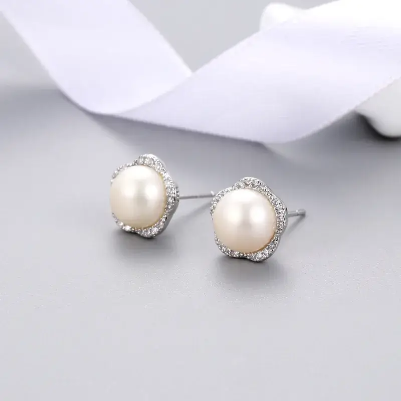Pearl Flower Stud Earrings for Women - Image 5