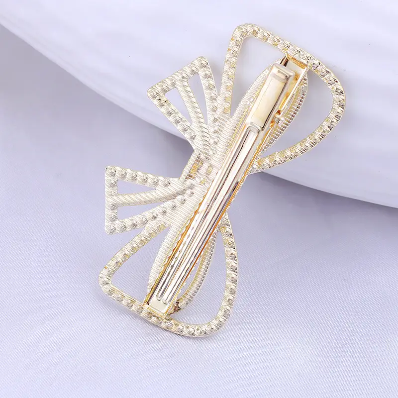 Heart Shaped Pearl Hair Clips for Women - Image 7