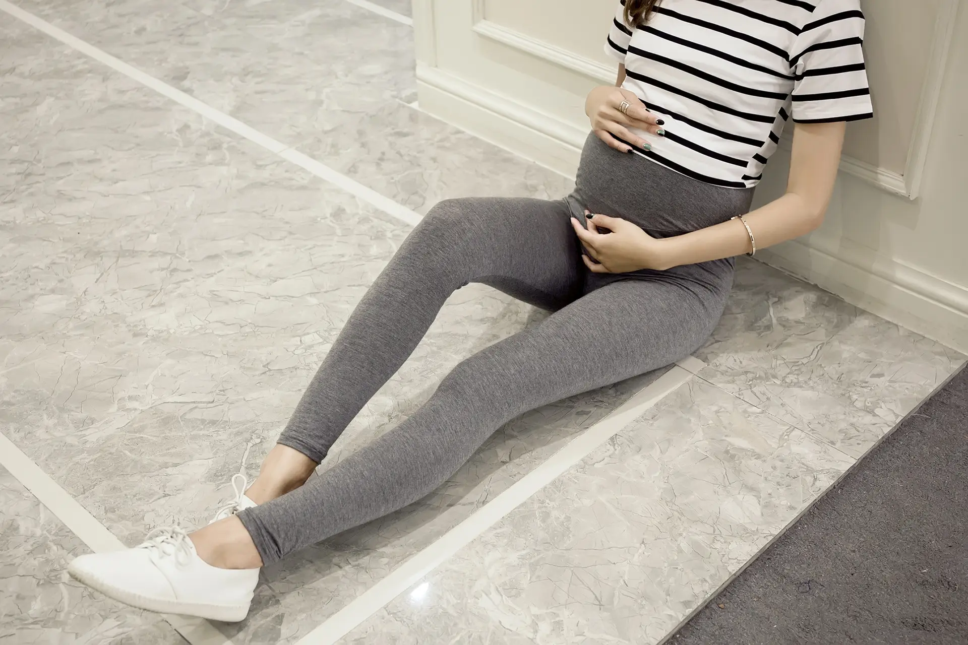 Pregnant Women's Fleece Leggings Black Grey Winter - Image 2