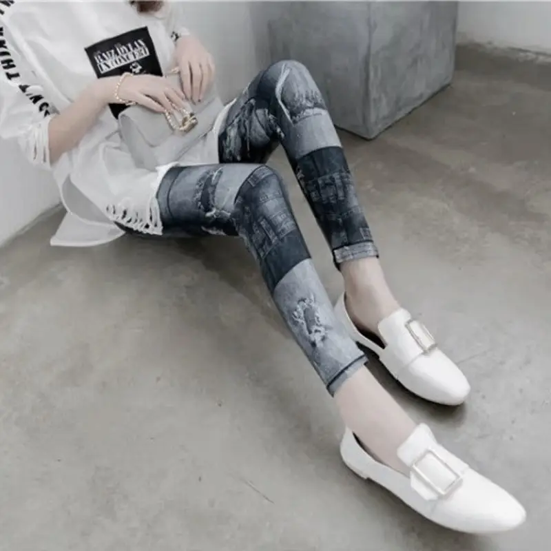 Imitation cowboy hole Gray
