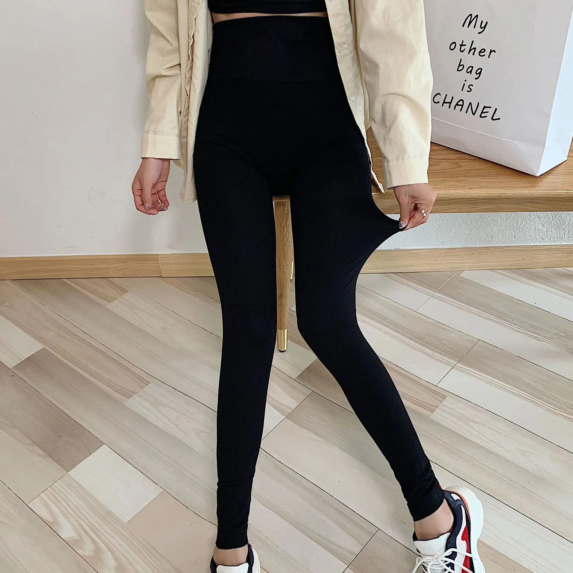 Black Seamless High-Waisted Leggings Slim Fit