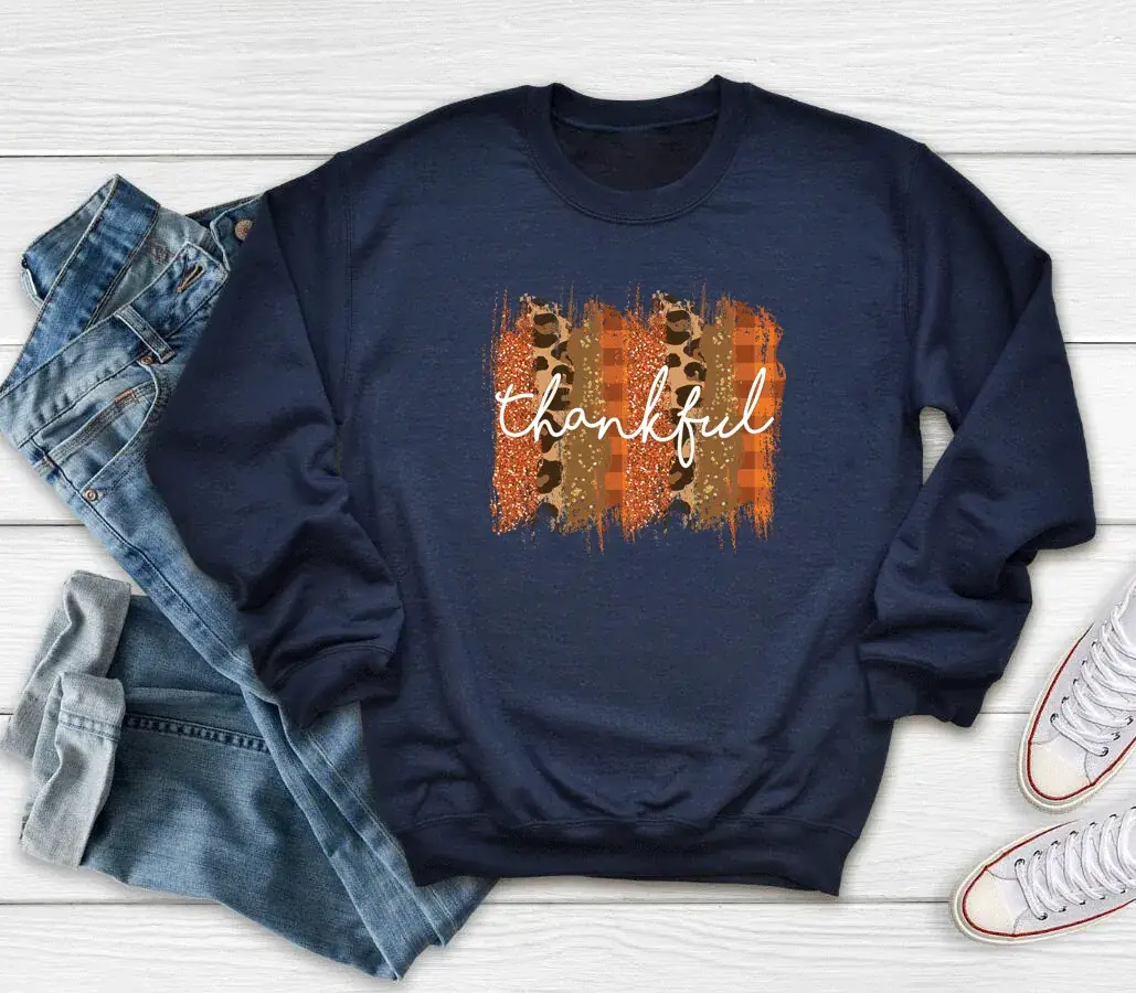 Black Printed Sweatshirt with "Thankful" Design - Image 5