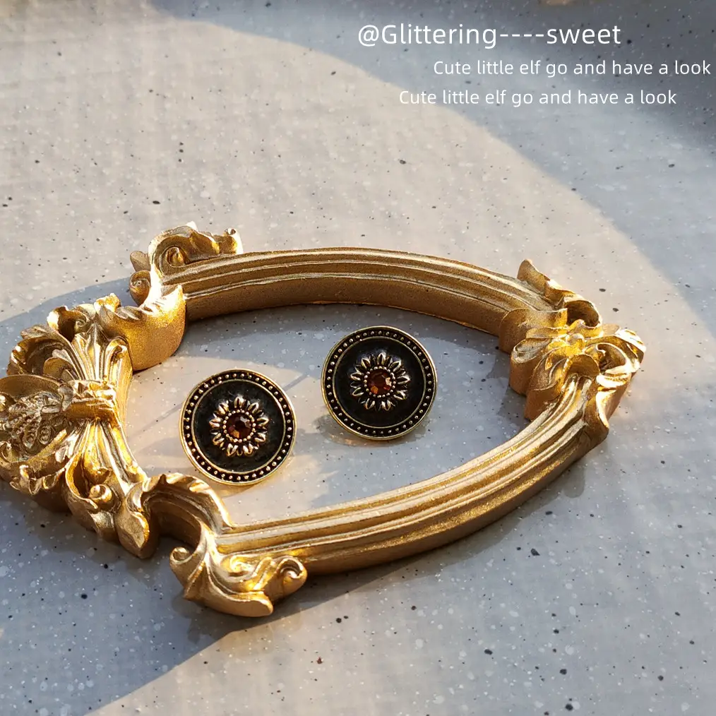 Vintage Gold Needle Court Earrings for Women - Image 5
