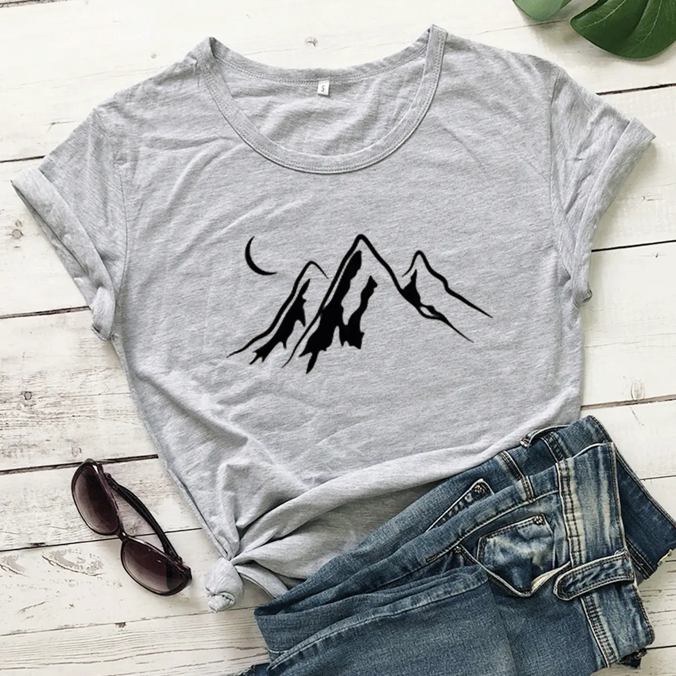 Gray T-Shirt Moon Mountain Print Short Sleeve - Image 3