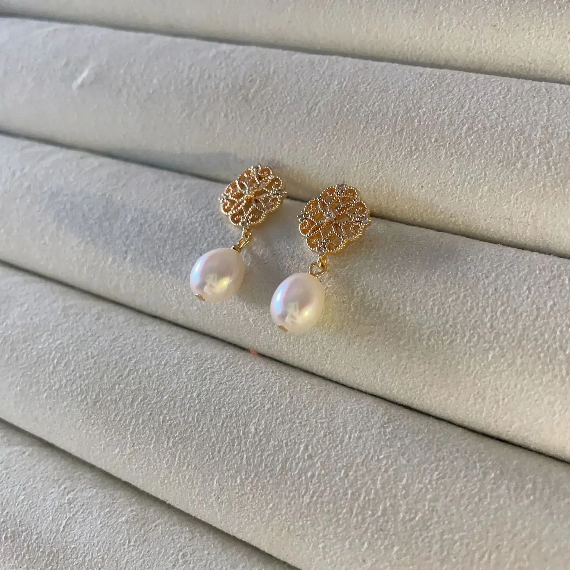 Court Style Pearl Earrings for Women Baroque Design - Image 2