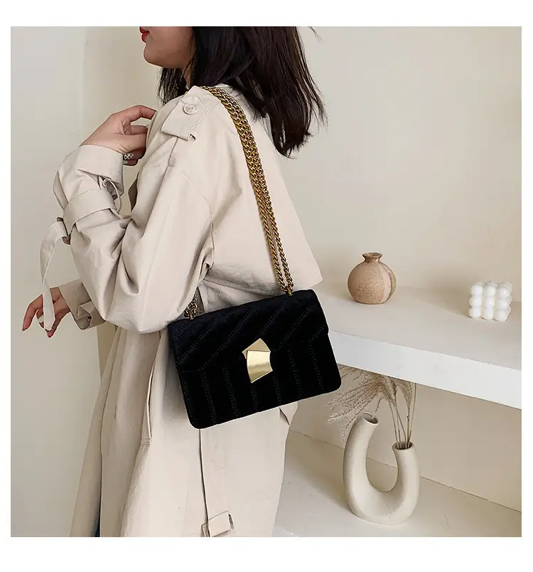 Women Velvet Crossbody Bag Red Metal Chain 2026 - Image 3
