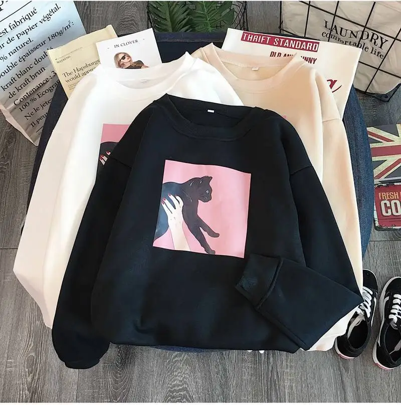 Women Velvet Printed Sweatshirt White Black Graphic