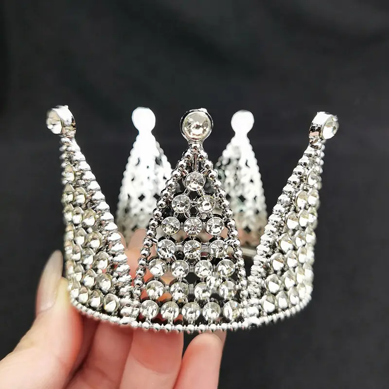Plastic Upright Crown for Cake Decoration Queen Ornament - Image 3