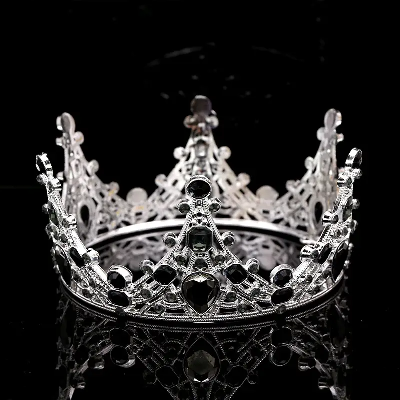 Plastic Upright Crown for Cake Decoration Queen Ornament - Image 9