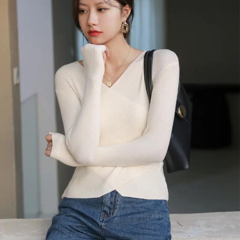 White V Neck Long Sleeve Knit Shirt for Women