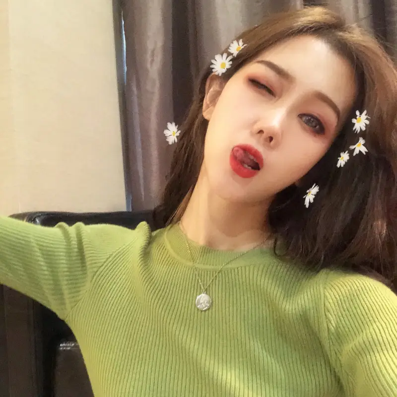 Women's 2025 Knitted Sweater Yellow Long Sleeve — feature 10