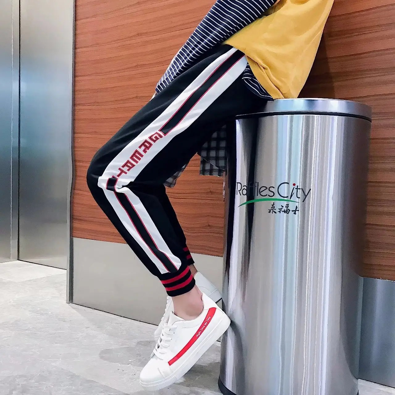 2019 Korean Style Women's Black Sports Pants Large Cropped - Image 3