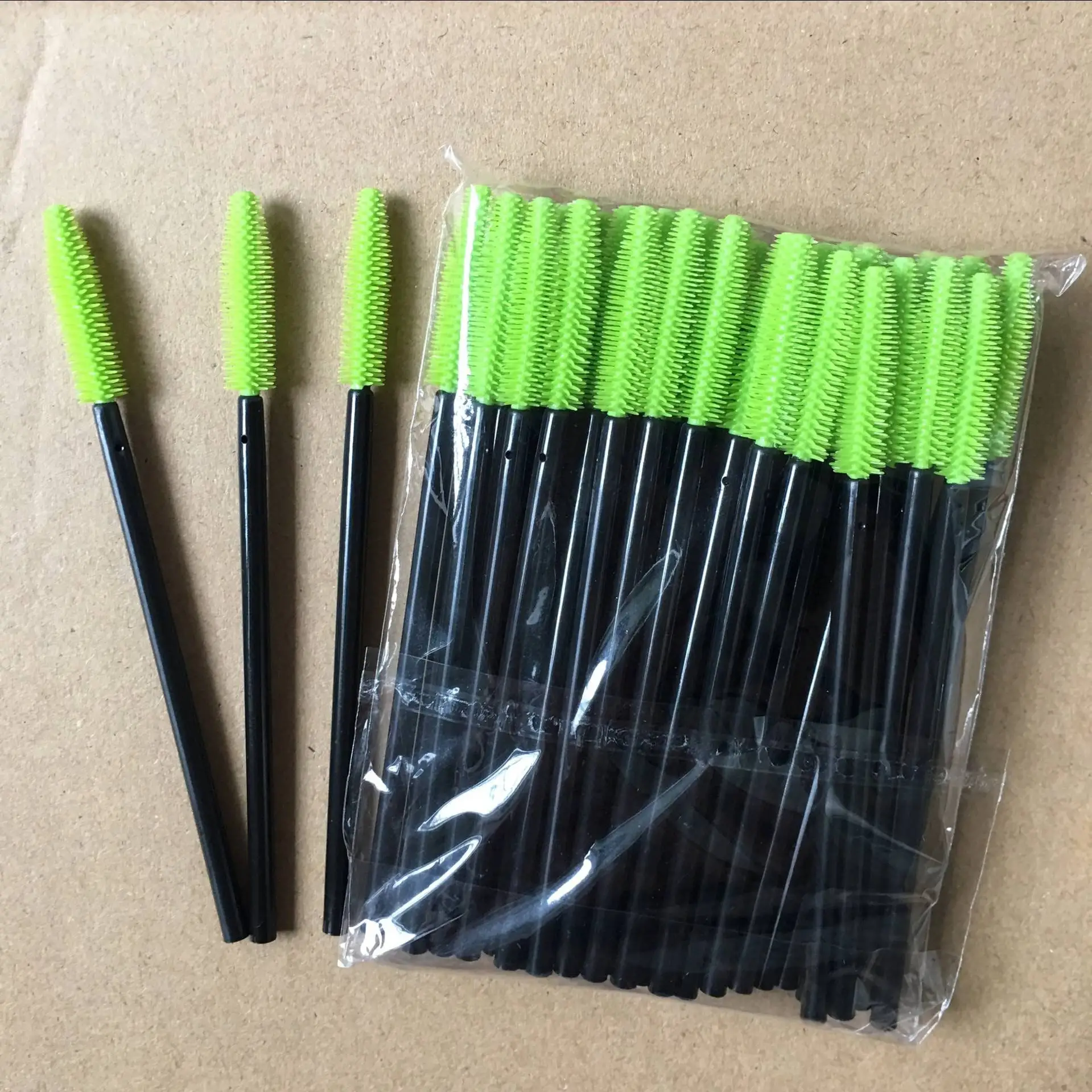 Silicone Eyelash Curl Brush Set Red Black β feature 3