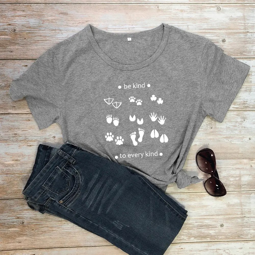 Be Kind T-Shirt for Kids with Paw Print Design - Image 10