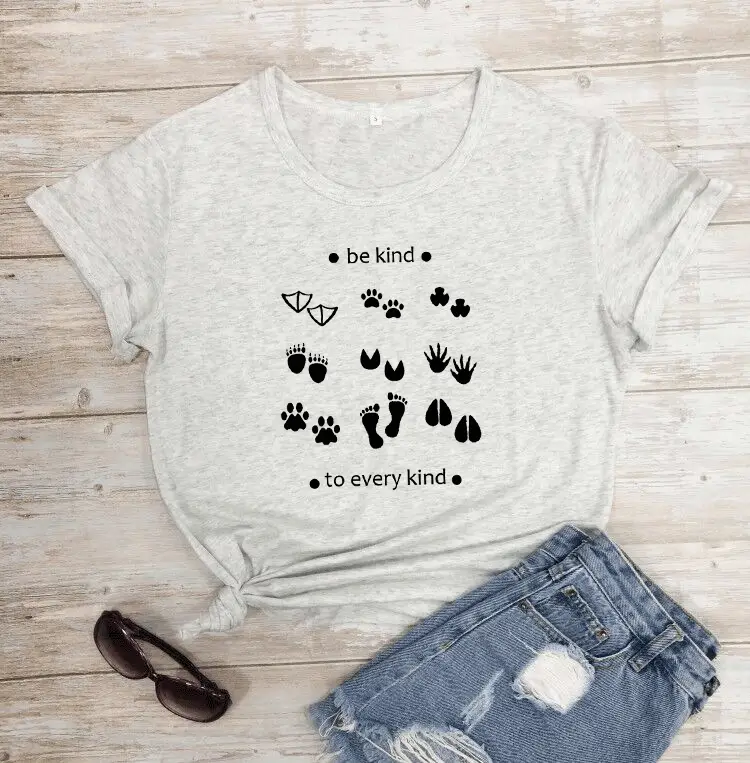 Be Kind T-Shirt for Kids with Paw Print Design - Image 9