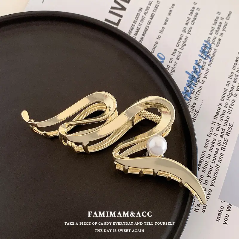 Gold Korean Ins Shark Hair Clip Large Size - Image 10