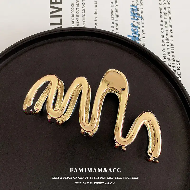 Gold Korean Ins Shark Hair Clip Large Size - Image 12