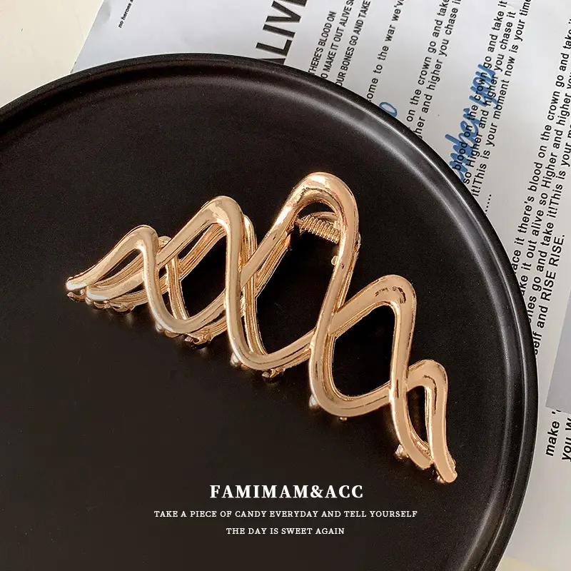 Gold Korean Ins Shark Hair Clip Large Size - Image 16
