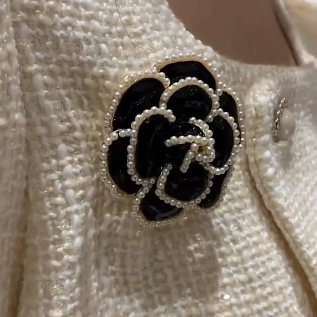 Black Camellia Pearl Brooch for Women - Image 2