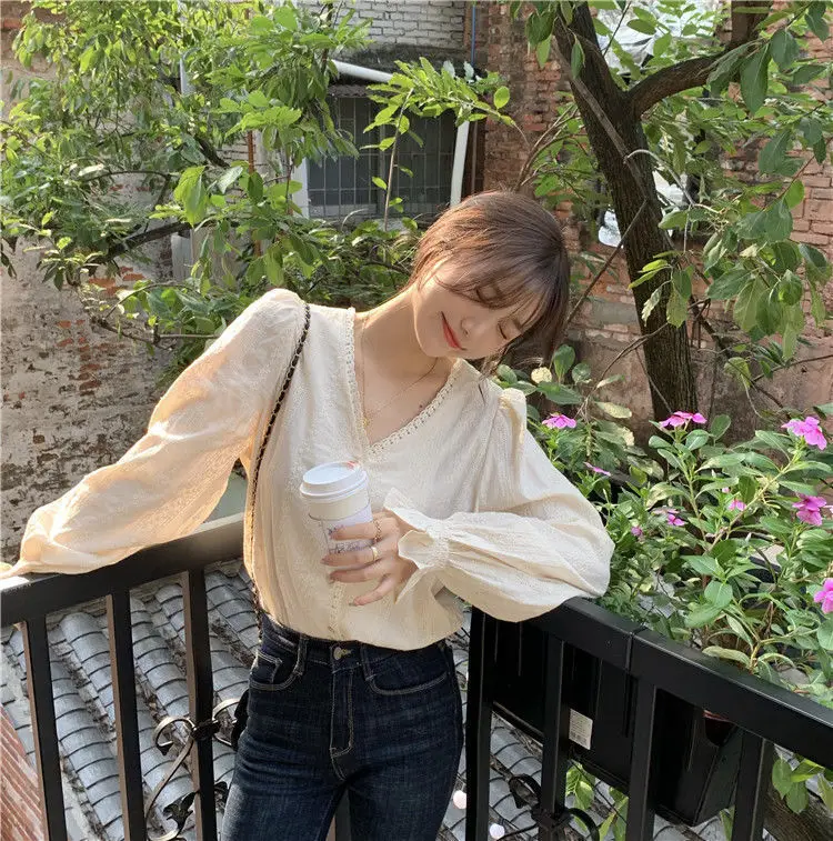 Women's Cream Long Sleeve V-Neck Shirt Spring Autumn 2023 — feature 3
