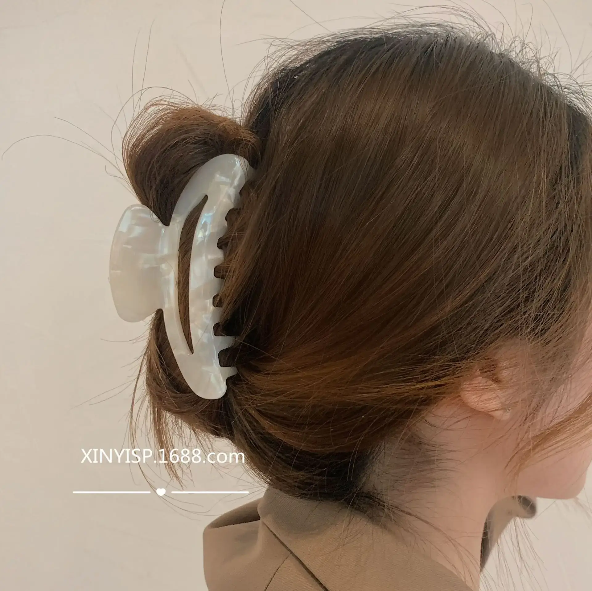 Korean Grab Clip French Retro Mixed Color Moon Hollow - Image 9