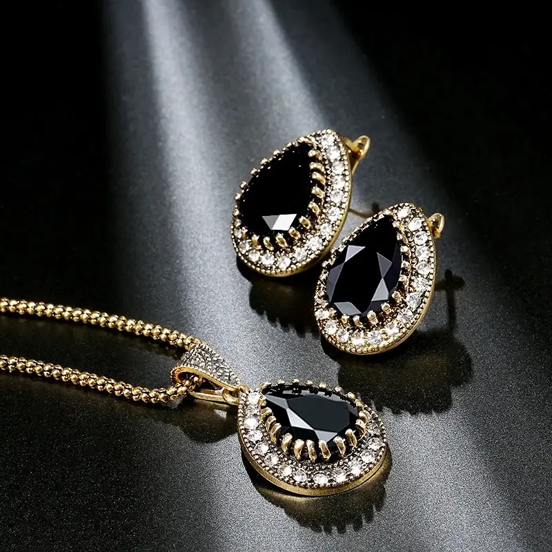 European & American Retro Jewelry Set with Water Drop Design