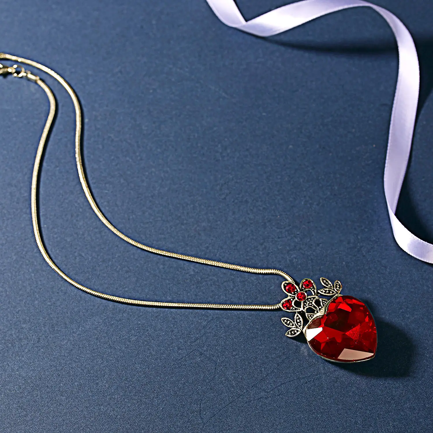 Heart Crown Necklace Women Red Crystal Diamond Pendant - Image 4