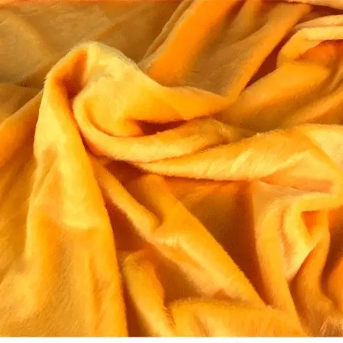 White Faux Fur Table Cloth for Jewelry Counter - Image 4