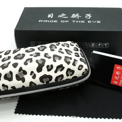 Black Croc Texture Glasses Case with Cleaning Cloth - Image 4