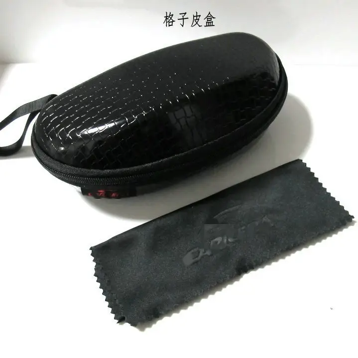 Black Croc Texture Glasses Case with Cleaning Cloth - Image 5
