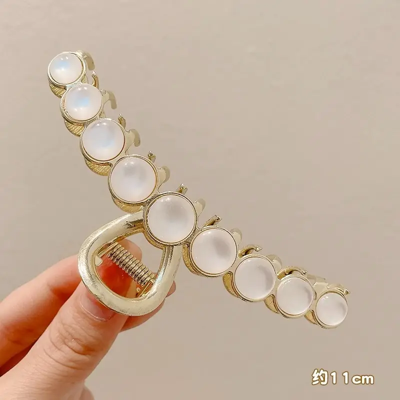 Elegant Metal Hair Clip for Women 8cm - Image 9