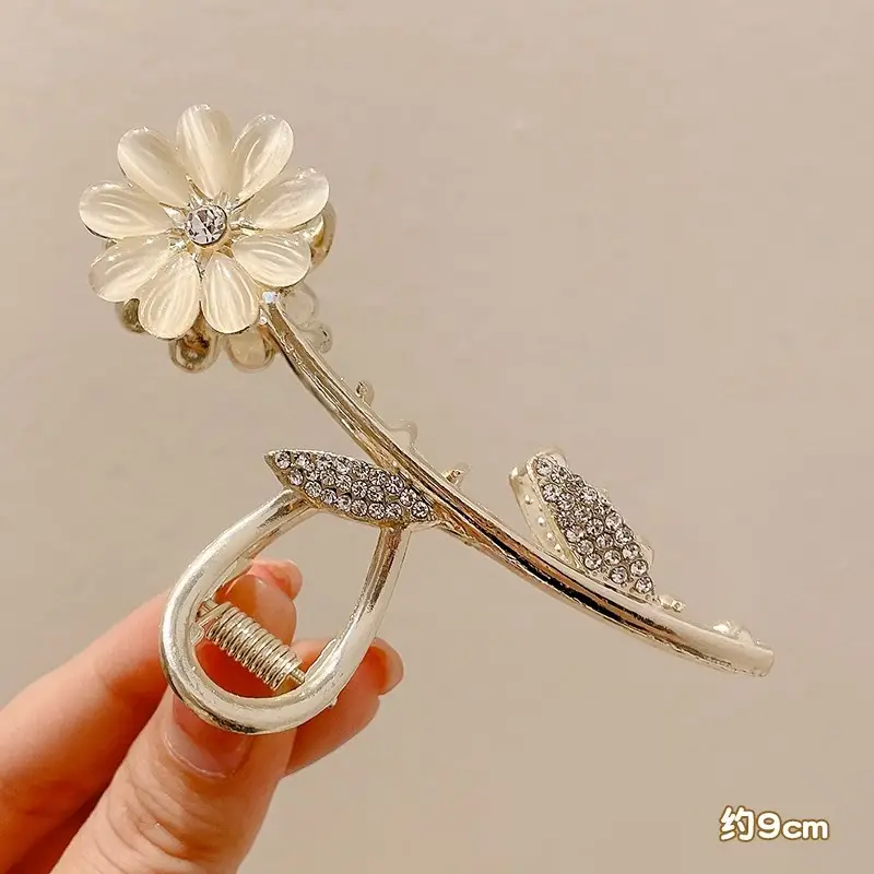 Elegant Metal Hair Clip for Women 8cm - Image 11