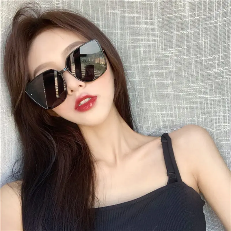 Pink 2025 Large Frame Sunglasses Women's Trendy Street Wear - Image 6