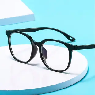 Black Thick Border Glasses for Women — feature 4