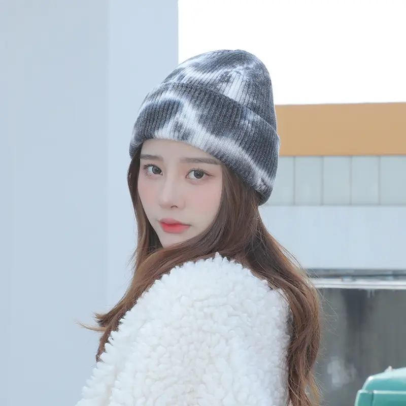 Two-Tone Woolen Couple's Hat for Cold Weather - Image 13